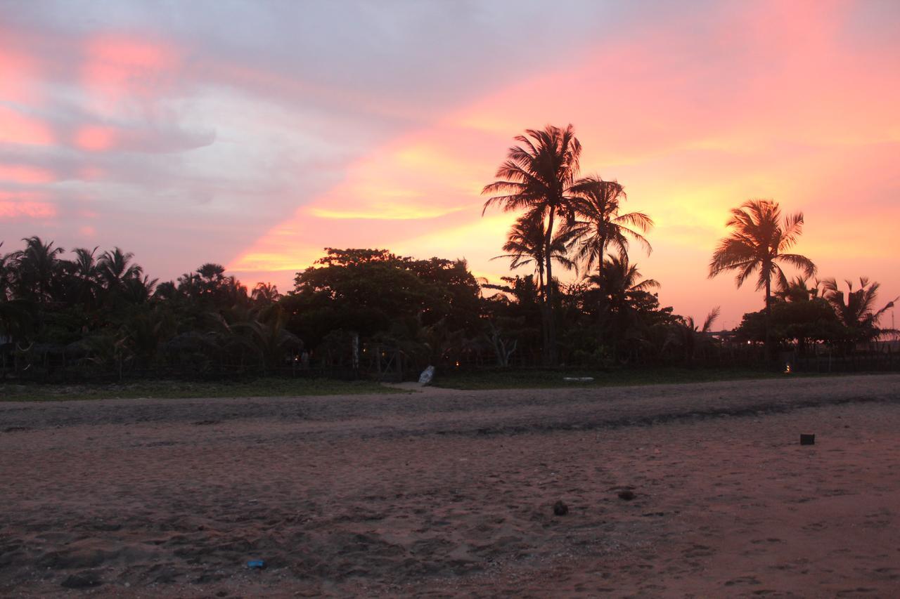 Stardust Beach Hotel Arugam Bay Exterior photo