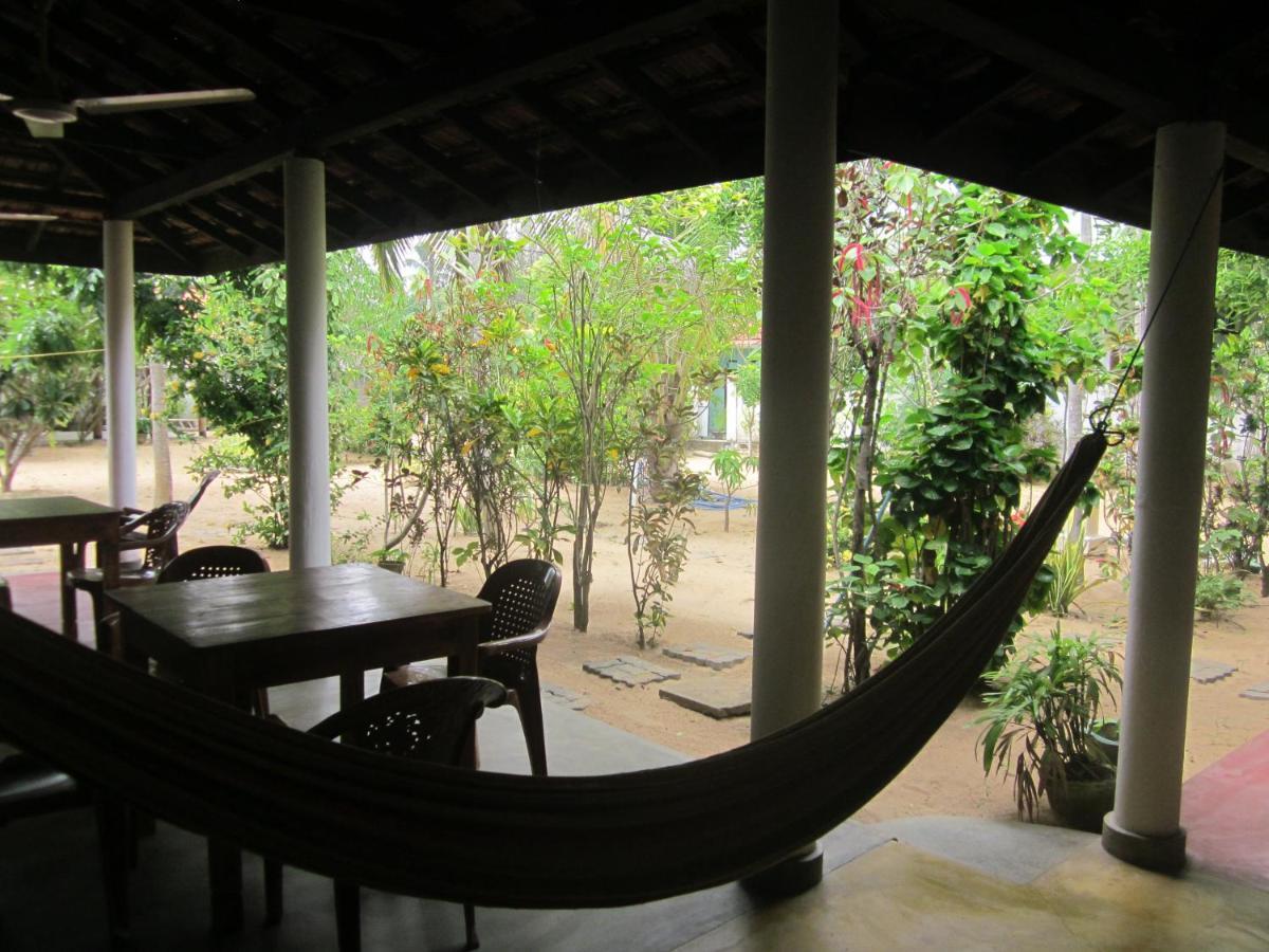 Stardust Beach Hotel Arugam Bay Room photo